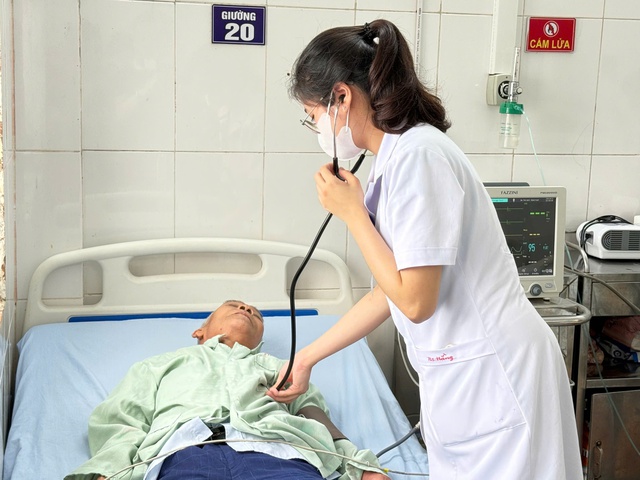 Cảnh giác nguy cơ đột quỵ mùa nắng nóng- Ảnh 1.
