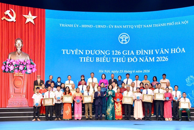 Tuyên dương 126 gia đình văn hóa tiêu biểu của Thủ đô - Ảnh 3.