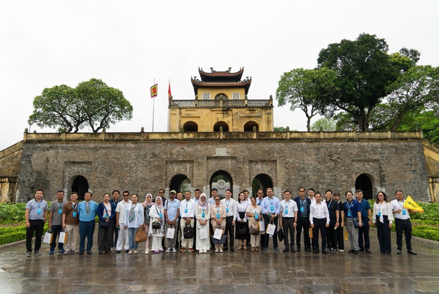 Lãnh đạo các thành phố ASEAN tham quan, khảo sát các di sản tiêu biểu của Hà Nội- Ảnh 1. Lãnh đạo các thành phố ASEAN tham quan, khảo sát các di sản tiêu biểu của Hà Nội- Ảnh 1.