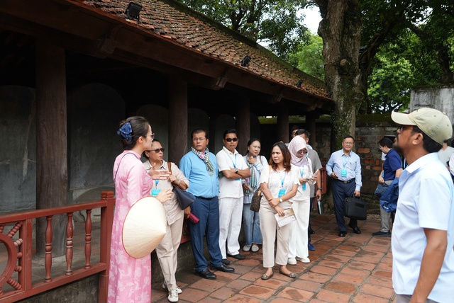 Lãnh đạo các thành phố ASEAN tham quan, khảo sát các di sản tiêu biểu của Hà Nội- Ảnh 2. Lãnh đạo các thành phố ASEAN tham quan, khảo sát các di sản tiêu biểu của Hà Nội- Ảnh 2.