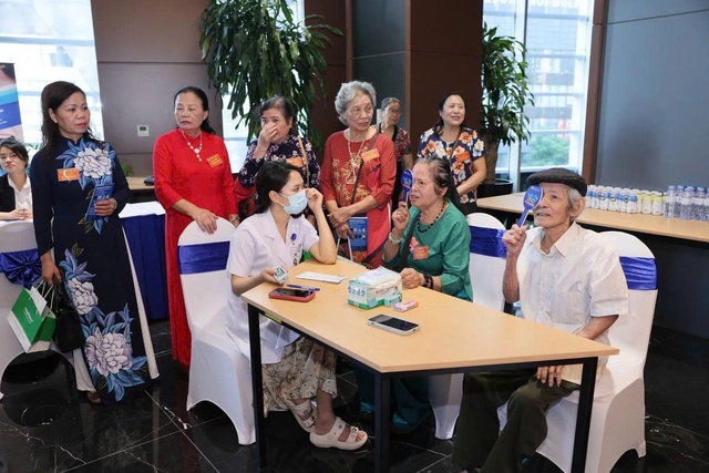 Hà Nội mở rộng 'mạng lưới an sinh'- Ảnh 1. Hà Nội mở rộng 'mạng lưới an sinh'- Ảnh 1.