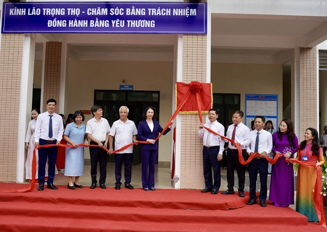 Mô hình chăm sóc sức khỏe ban ngày cho người cao tuổi - Lan toả an sinh xã hội cộng đồng- Ảnh 3. Mô hình chăm sóc sức khỏe ban ngày cho người cao tuổi - Lan toả an sinh xã hội cộng đồng- Ảnh 3.