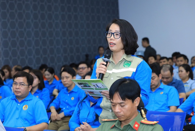 Nhiều hoạt động nhân 'Tháng nghe đoàn viên, người lao động nói'- Ảnh 1. Nhiều hoạt động nhân 'Tháng nghe đoàn viên, người lao động nói'- Ảnh 1.
