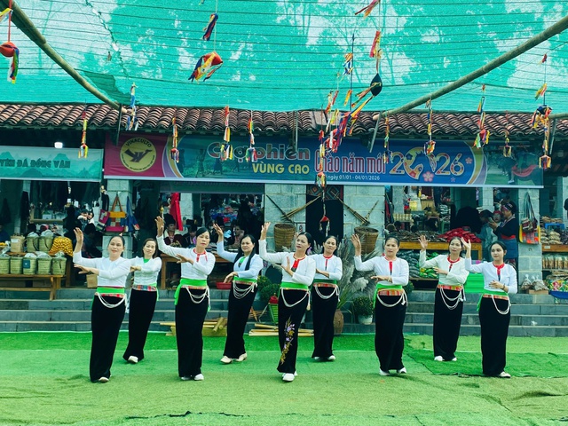 Phát huy vai trò là trung tâm hoạt động văn hóa, du lịch giáo dục truyền thống, bảo tồn giá trị văn hóa các dân tộc Việt Nam- Ảnh 1.