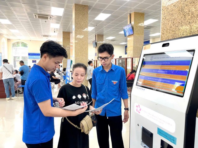 Hà Nội: 'Tiếp lửa' cho chuyển đổi số từ cơ sở với gói hỗ trợ hơn 580 tỷ đồng- Ảnh 2. Hà Nội: 'Tiếp lửa' cho chuyển đổi số từ cơ sở với gói hỗ trợ hơn 580 tỷ đồng- Ảnh 2.