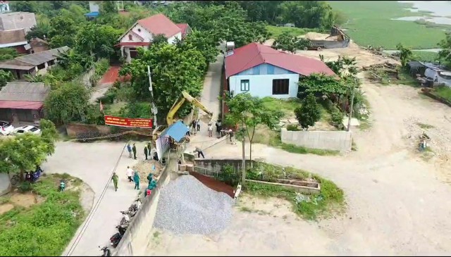Chủ động phòng hộ đê mùa mưa lũ- Ảnh 1. Chủ động phòng hộ đê mùa mưa lũ- Ảnh 1.