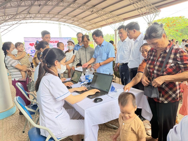 Lan toả giá trị nhân văn từ chương trình khám sức khỏe miễn phí cho trẻ em- Ảnh 1.