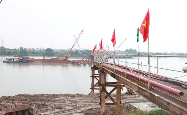 Hà Nội đốc thúc tiến độ thi công 8 cây cầu vượt sông- Ảnh 2. Hà Nội đốc thúc tiến độ thi công 8 cây cầu vượt sông- Ảnh 2.
