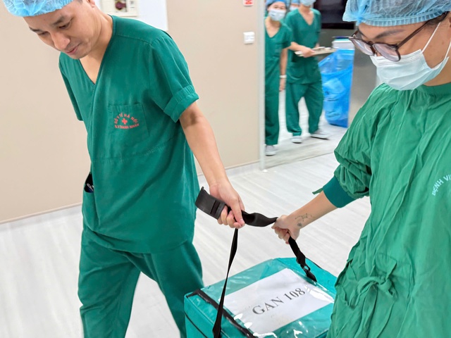 Món quà cuối cùng của người cha thắp sáng 3 cuộc đời- Ảnh 2.