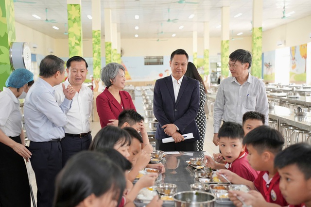 Siết chặt an toàn thực phẩm trong tổ chức bữa ăn bán trú trường học- Ảnh 2.