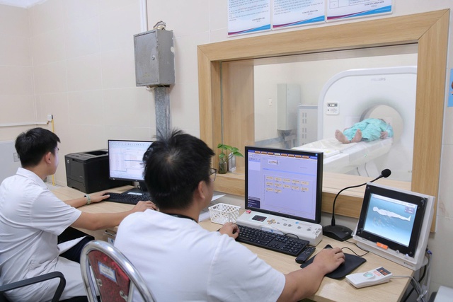 Bảo đảm công bằng giữa khám, chữa bệnh theo yêu cầu và quyền lợi người bệnh BHYT- Ảnh 1.