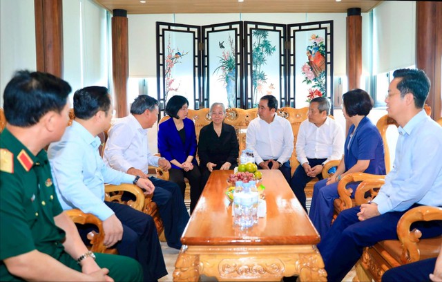 Lãnh đạo TP. Hà Nội dâng hương tưởng nhớ cố Tổng Bí thư Nguyễn Phú Trọng- Ảnh 2.