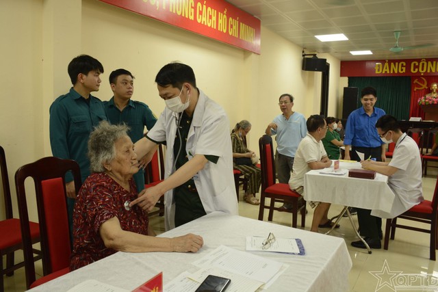 Công tác ‘Đền ơn đáp nghĩa’ ở Thủ đô ngày càng đi vào chiều sâu- Ảnh 1.