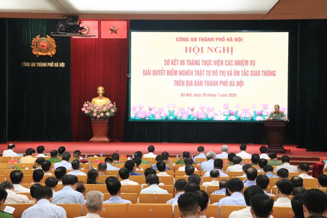 Hà Nội quyết liệt xử lý 'điểm nghẽn' trật tự đô thị, ùn tắc giao thông- Ảnh 1.