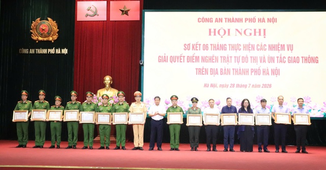 Hà Nội quyết liệt xử lý 'điểm nghẽn' trật tự đô thị, ùn tắc giao thông- Ảnh 6.