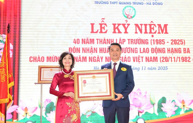 Hà Nội thông qua 89 hồ sơ đề nghị xét tặng danh hiệu Nhà giáo nhân dân, Nhà giáo ưu tú- Ảnh 2.