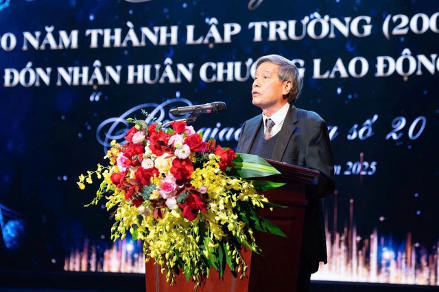 Hà Nội thông qua 89 hồ sơ đề nghị xét tặng danh hiệu Nhà giáo nhân dân, Nhà giáo ưu tú- Ảnh 1.