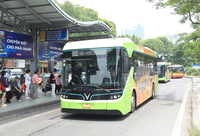 Hà Nội triển khai 5 nhóm giải pháp giao thông xanh cho 'vùng phát thải thấp'- Ảnh 1.