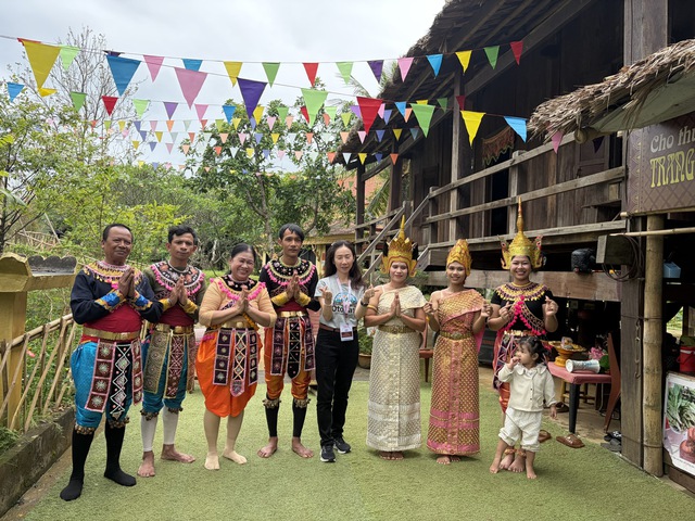Giới thiệu nét văn hóa của đồng bào Khmer Nam Bộ đến Thủ đô - Ảnh 1.