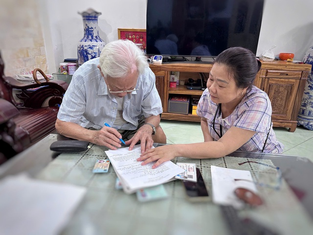 Hành chính công Thủ đô: Hành trình từ 'ngồi quầy chờ đợi' đến 'chủ động gõ cửa' phục vụ nhân dân- Ảnh 3. Hành chính công Thủ đô: Hành trình từ 'ngồi quầy chờ đợi' đến 'chủ động gõ cửa' phục vụ nhân dân- Ảnh 3.