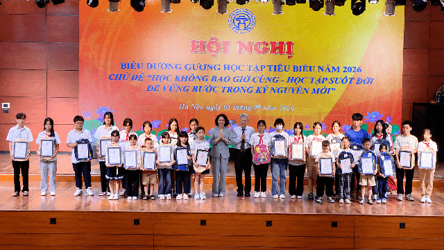Hà Nội biểu dương 250 gương học tập tiêu biểu- Ảnh 2.