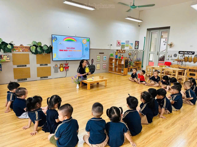 Hà Nội xây dựng kế hoạch miễn phí sách giáo khoa phổ thông từ năm học 2026 - 2027- Ảnh 1.