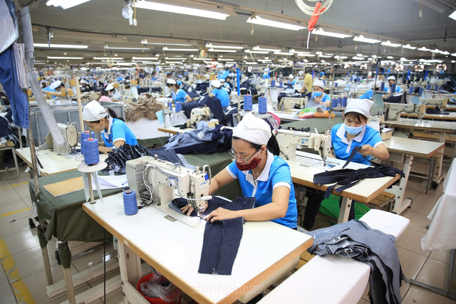 Hà Nội kiên trì mục tiêu tăng trưởng kinh tế đi đôi với bảo đảm an sinh xã hội- Ảnh 2.