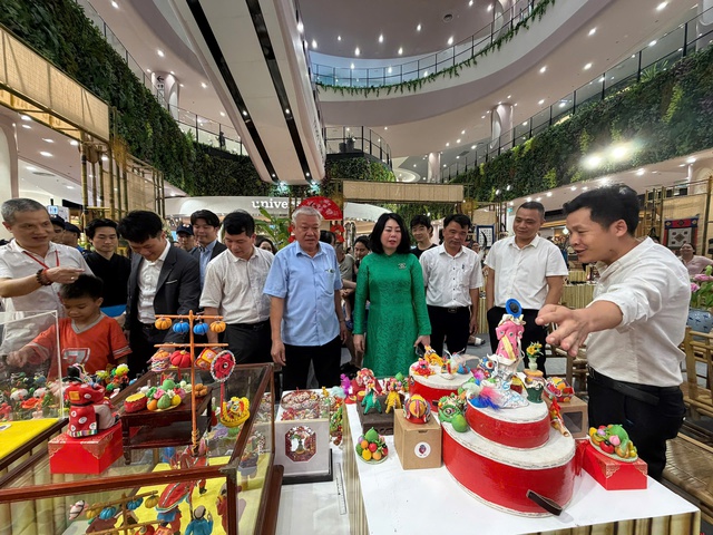 Tiếp tục đưa nông sản, sản phẩm OCOP đến gần hơn với người tiêu dùng- Ảnh 1.