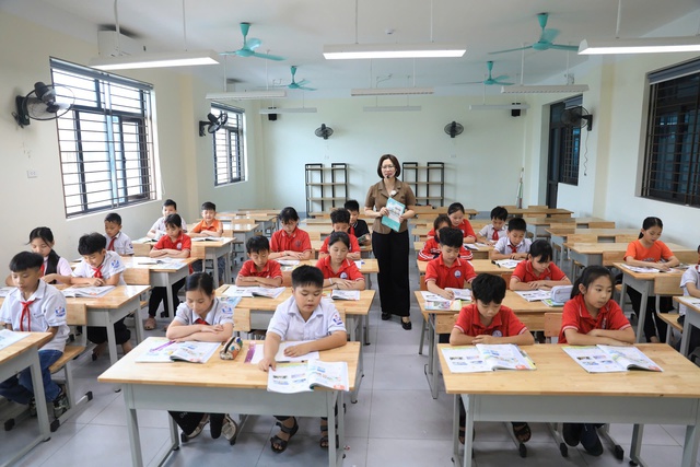 Hà Nội tập trung chuẩn hóa cơ sở vật chất cho năm học mới- Ảnh 1.