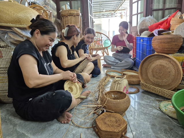 Hà Nội: 84 làng nghề được hỗ trợ xây dựng thương hiệu- Ảnh 1.