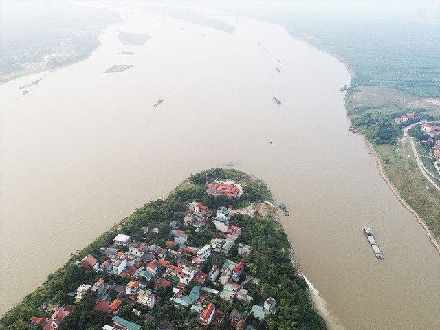 Các xã ven đê chủ động ứng phó khi thuỷ điện Hoà Bình xã lũ- Ảnh 1.
