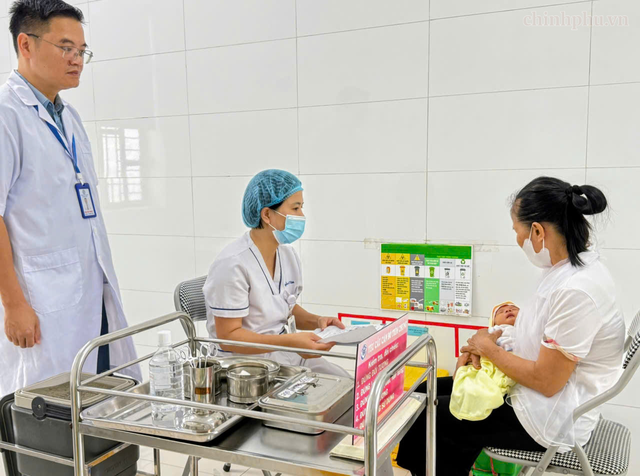 Bảo vệ sức khoẻ từ chủ động tiêm chủng- Ảnh 1.