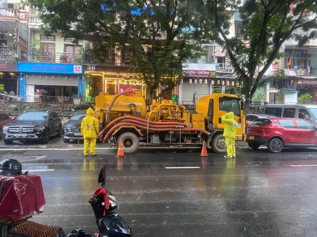 Sau trận mưa lớn sáng 21/8: Hà Nội chưa ghi nhận điểm ngập úng- Ảnh 1.