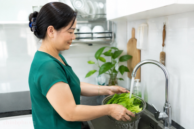 Hà Nội dự kiến thu tiền xử lý nước thải, dịch vụ thoát nước từ năm 2027- Ảnh 1.