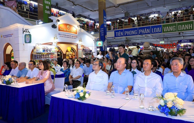 Ra mắt mô hình 'Chợ chuyển đổi số' tại chợ Đồng Xuân- Ảnh 1.
