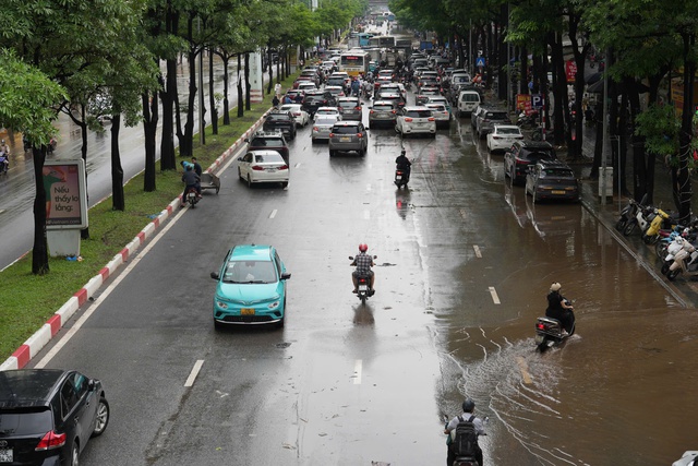 Dự báo thời tiết Hà Nội dịp nghỉ lễ 2/9: Cảnh báo mưa lớn và ngập úng đô thị- Ảnh 1.