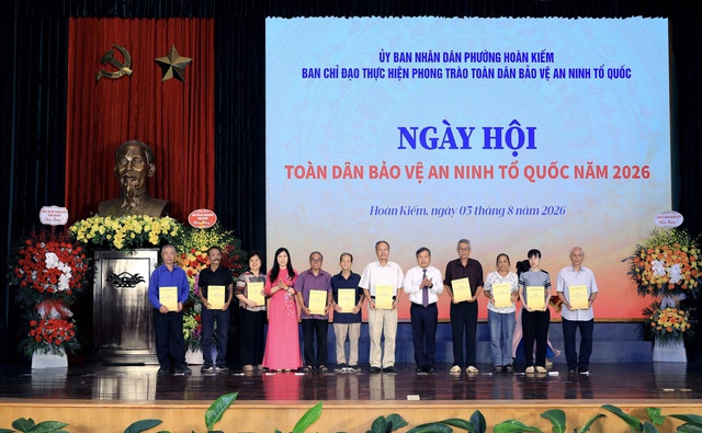 Hoàn Kiếm phải trở thành địa bàn tiêu biểu về an ninh, an toàn, kỷ cương, văn minh và thân thiện- Ảnh 3.