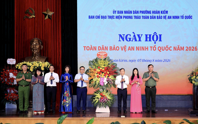 Hoàn Kiếm phải trở thành địa bàn tiêu biểu về an ninh, an toàn, kỷ cương, văn minh và thân thiện- Ảnh 1.