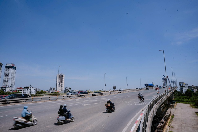 Tổ chức lại giao thông trên cầu Nhật Tân- Ảnh 3.