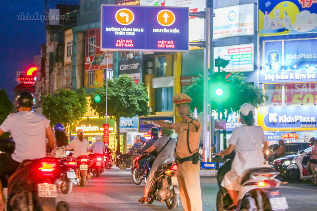 Tạo chuyển biến từ cơ sở trong tháo gỡ điểm nghẽn trật tự đô thị, ùn tắc giao thông- Ảnh 2.