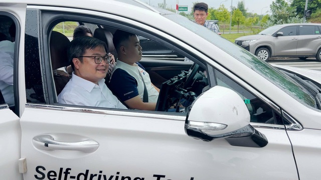 Hà Nội trao quyết định hệ thống giao thông tự hành và chế biến đất hiếm- Ảnh 7.