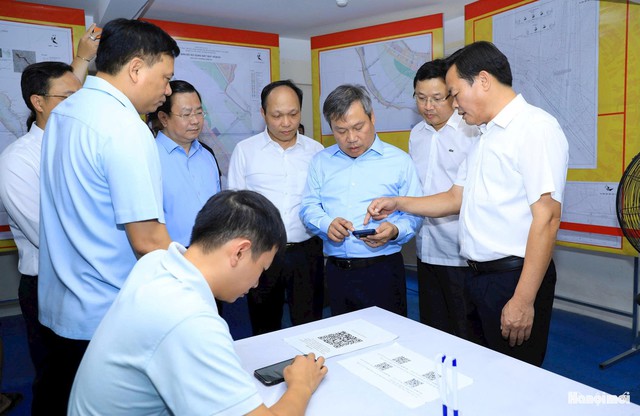 Chủ tịch UBND TP. Hà Nội: Thành phố tiếp thu đầy đủ ý kiến về cải tạo chỉnh trang hồ Hoàn Kiếm- Ảnh 2.