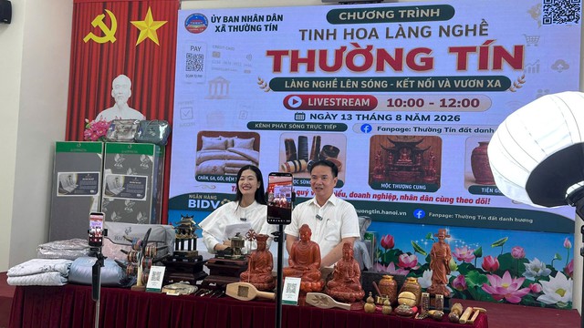 Livestream mở ‘cánh cửa’ thị trường cho sản phẩm làng nghề Thủ đô- Ảnh 1.