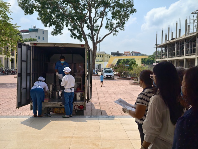 Hà Nội chủ động chấn chỉnh, siết chặt kiểm tra bữa ăn học đường- Ảnh 1.
