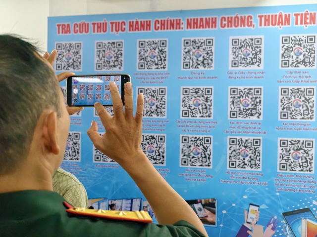 Phường Cầu Giấy đưa dịch vụ công trực tuyến về cơ sở qua mô hình "Nhà họp số"- Ảnh 2.