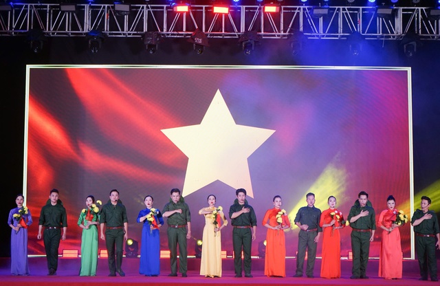 Hà Nội - Mùa thu độc lập: Vang lên những giai điệu tự hào - Ảnh 4.
