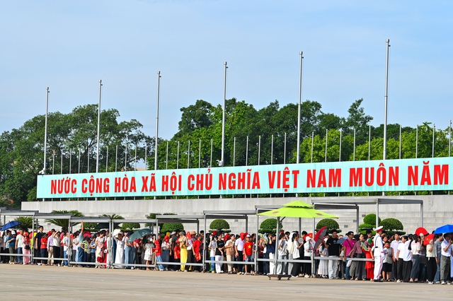 Lễ Thượng cờ đặc biệt trong sáng Quốc khánh tại Quảng trường Ba Đình- Ảnh 17.