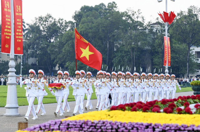 Lễ Thượng cờ đặc biệt trong sáng Quốc khánh tại Quảng trường Ba Đình- Ảnh 3.