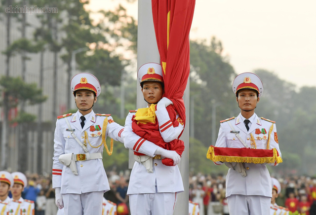 Lễ Thượng cờ đặc biệt trong sáng Quốc khánh tại Quảng trường Ba Đình- Ảnh 8.