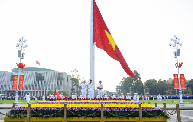 Lễ Thượng cờ đặc biệt trong sáng Quốc khánh tại Quảng trường Ba Đình- Ảnh 10.